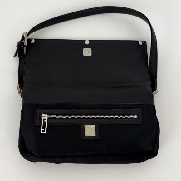 Fendi Vintage Leather Shoulder Bag in Black with Silver Logo Bar Authentic - Picture 14 of 16
